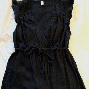 Maternity sleeveless flare top size L